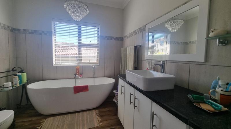 3 Bedroom Property for Sale in Groot Brakrivier Central Western Cape